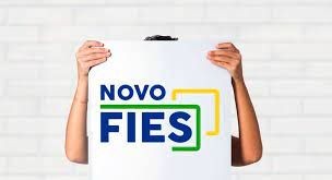 Bolsonaro sanciona lei sobre renegociação de dívidas do Fies