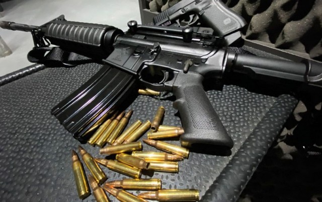 Licenças para armas crescem quase cinco vezes no governo Bolsonaro; Exército tem 674 mil autorizações ativas, mostra Anuário