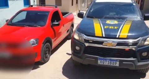 PRF recupera carro roubado em Ibatiba