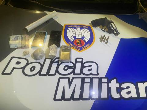 Arma de fogo e drogas são apreendidas pela Polícia Militar em Irupi