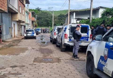 Operação policial cumpre mandados no combate ao tráfico de drogas em Guaçuí