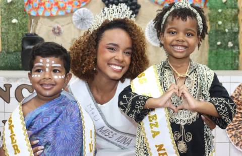 Desfile Beleza Negra reúne crianças de creches e escolas da Educação Infantil de Iúna