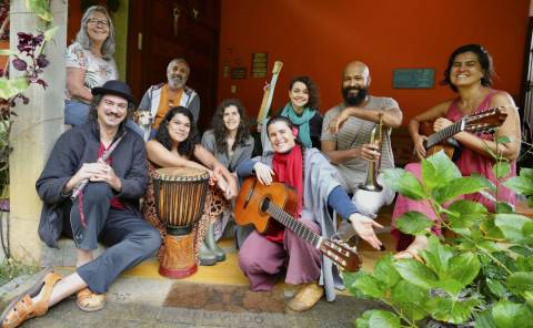 Música e celebração em volta do fogo em Patrimônio da Penha no Caparaó