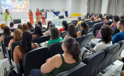 Evento reúne educadores e marca início do ano letivo em Dores do Rio Preto