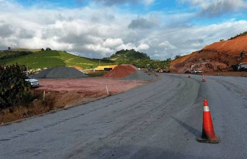 Estrada entre Iúna e Irupi será interditada por duas horas para desmonte de rocha