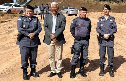 Ibatiba: comandantes da PM visitam terreno para construção da nova sede do 14º BPM