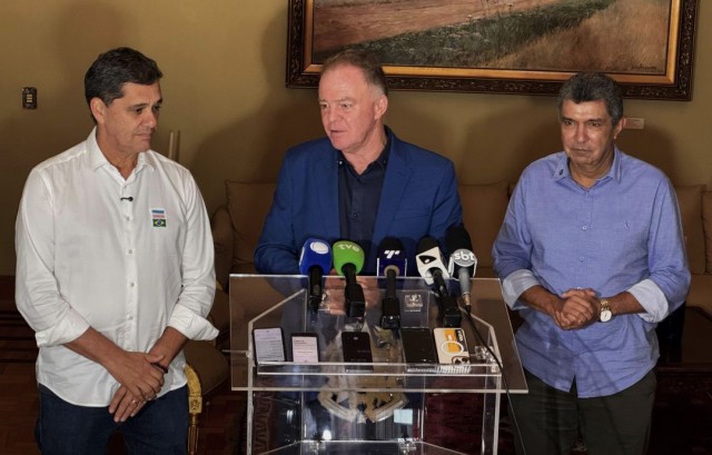Governador Casagrande afirma que tarifaço de Trump é inaceitável e desajustado