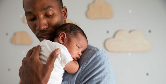 Pediatras pedem aprovação de lei com licença-paternidade de 1 mês