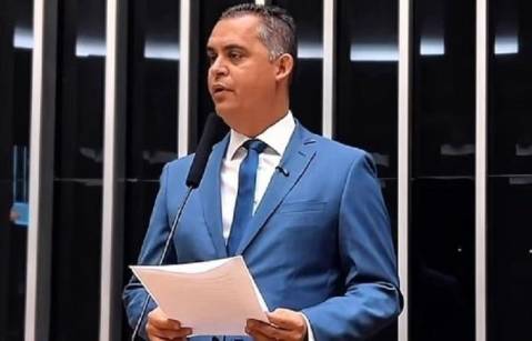 Projeto para coibir golpes virtuais com linhas pré-pagas avança na Câmara