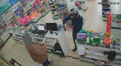 Assaltante rouba quatro vítimas na manhã desta quarta-feira (15) em Ibitirama e Dores do Rio Preto