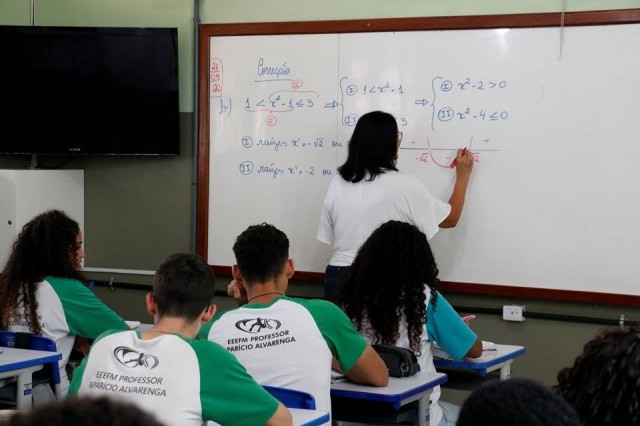 Governador encaminha projeto de reajuste para professores e agentes de suporte educacional