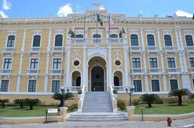 Governo do ES abre processo seletivo para cargos técnicos de nível médio e superior