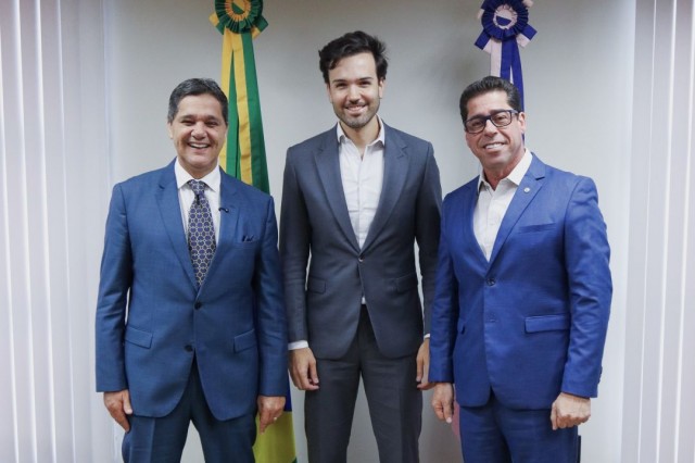 Espírito Santo e Minas Gerais conversam sobre investimentos ferroviários
