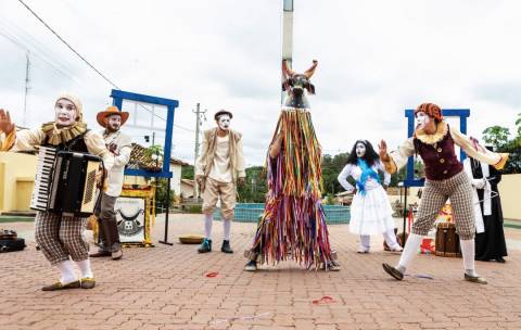 Grupo Carroça Teatral realiza apresentação gratuita no sábado (1º) em Guaçuí
