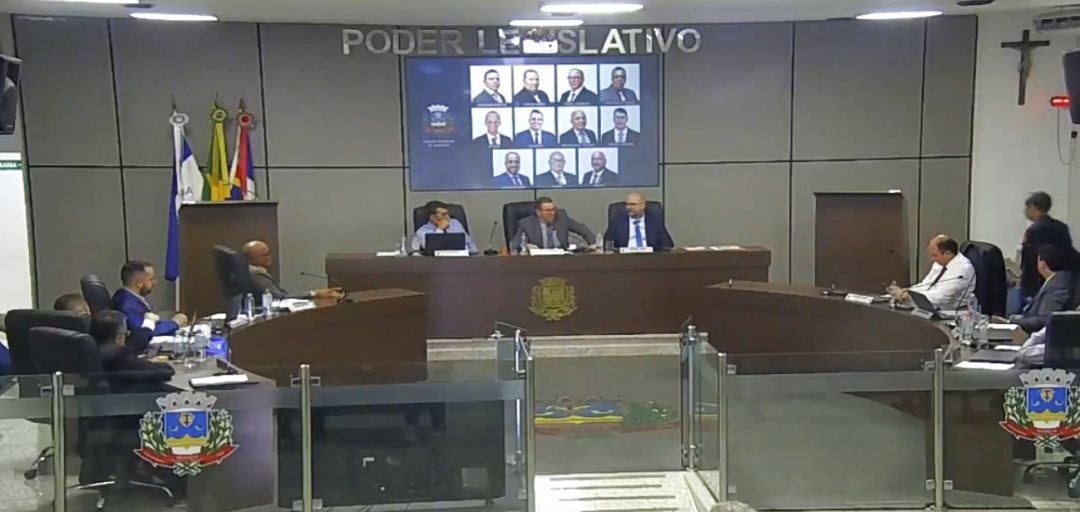 Fotos Reprodução Câmara de Guaçuí