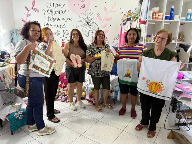 Grupo “Mãos que Partilham” faz doação de artesanato de Iúna para Aparecida do Norte-SP