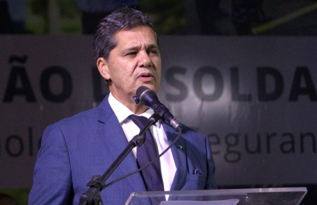 Ricardo Ferraço critica soltura de jovem que atacou escolas no ES