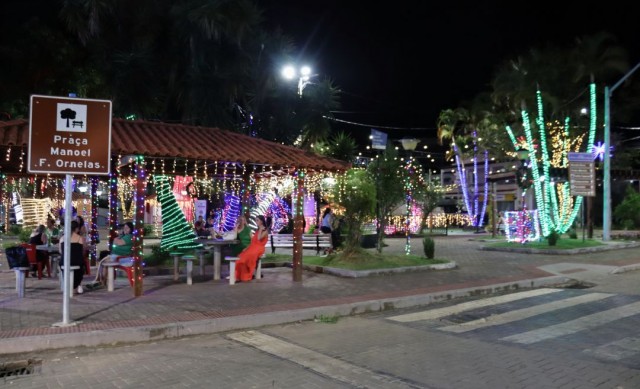 Dores do Rio Preto realiza programação para marcar as luzes e espírito do Natal na cidade