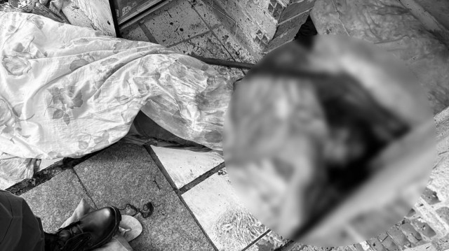 Mulher é morta a facadas e suspeito tenta fugir com os dois filhos da vítima