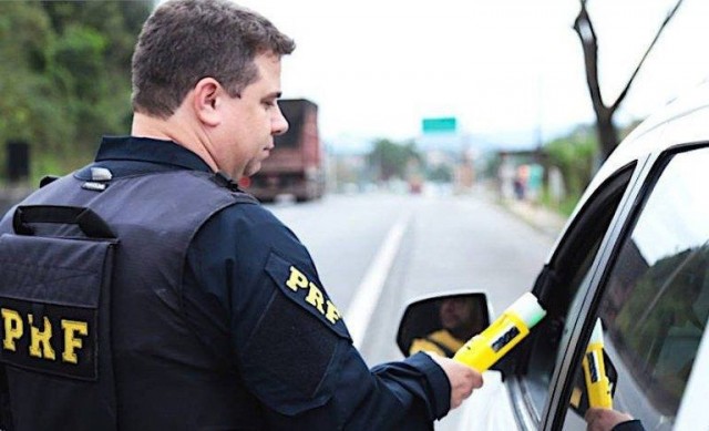 Operação Rodovida Ano Novo reforça tolerância zero à mistura de álcool e direção