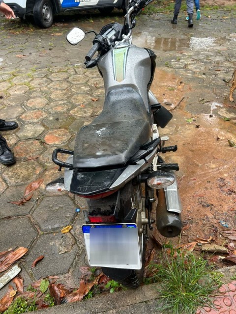 Moto furtada em Dores do Rio Preto é recuperada em Guaçuí logo após o crime