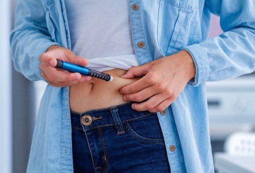 Quem para de usar canetas emagrecedoras ganham peso quatro vezes mais rápido, diz pesquisa