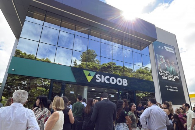 Sicoob Sul-Serrano inaugura agência Iúna - Niterói