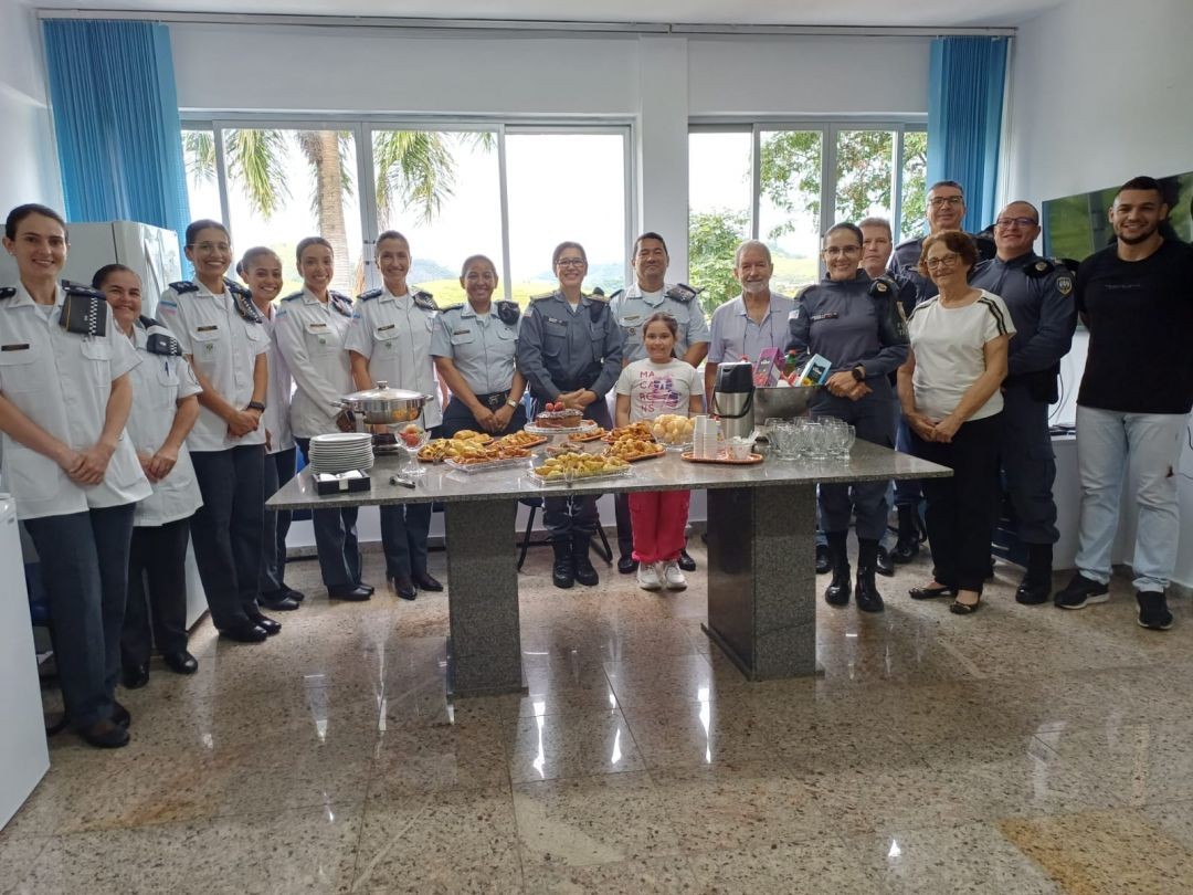 Equipe da Polícia Militar e profissionais da saúde participam de ação preventiva de saúde bucal no 3º Batalhão.