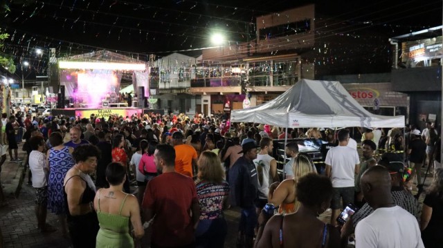 Carnaval nas Montanhas agita Dores do Rio Preto com quatro dias de festa