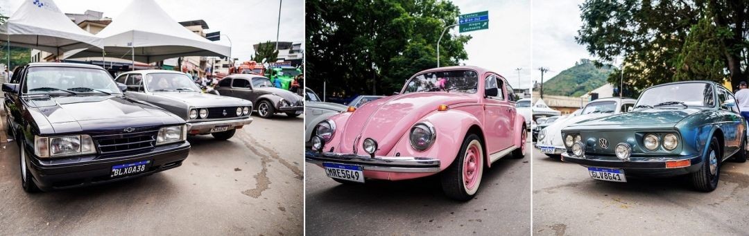 Fileira de carros antigos expostos em praça pública durante evento de antigomobilismo em Muniz Freire, além de Fusca rosa restaurado automóvel clássico verde restaurado exibidos em encontro de carros antigos, com público ao redor, em Muniz Freire.