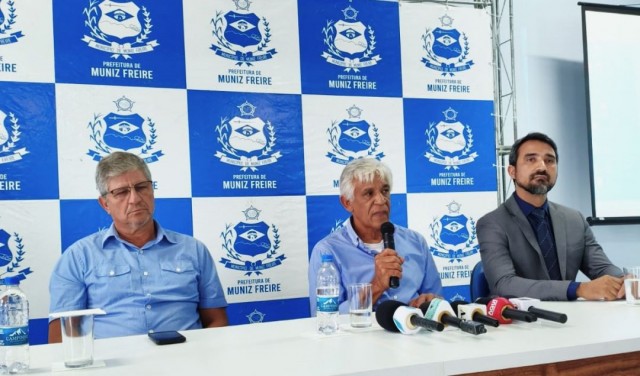 Prefeito de Muniz Freire rebate denúncias e diz que parou obra na ES-379 para economizar recursos