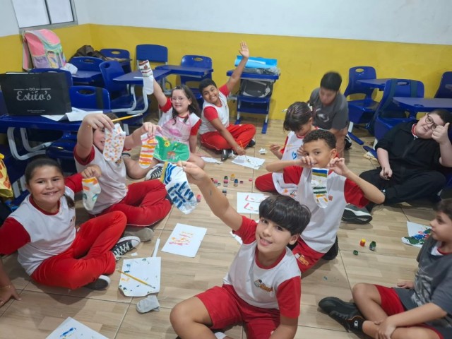 Escola Impacto promove ação de inclusão com “meias malucas” em Ibatiba
