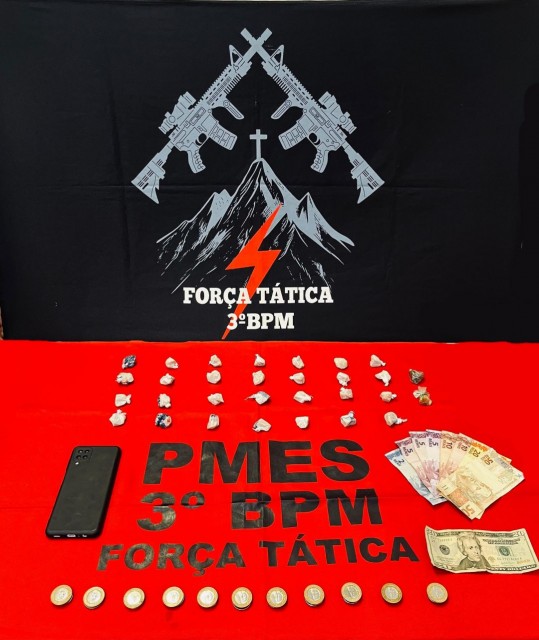 Força Tática apreende drogas e prende suspeito por tráfico em Alegre