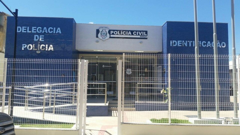 Fachada da Delegacia de Polícia Civil de Guaçuí, onde foi conduzido suspeito preso por participação em roubo investigado no município.