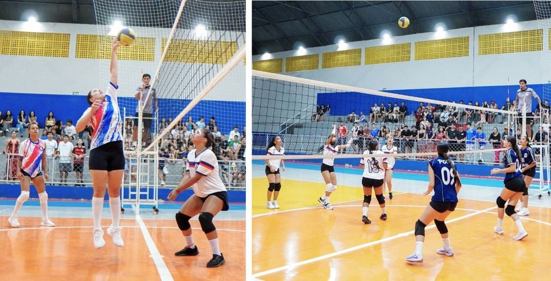 Composição de duas imagens de uma partida de vôlei feminino juvenil. Na foto da esquerda, uma atleta salta para realizar um saque ou ataque, esticando o braço direito em direção à bola no alto; ela veste camisa branca com detalhes em azul e rosa. Na foto da direita, a partida continua com as jogadoras posicionadas em ambos os lados da rede; a equipe em primeiro plano veste uniforme azul escuro com a inscrição 