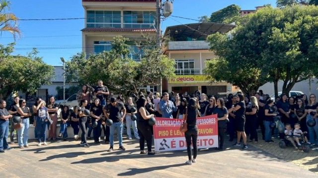 Professores fazem paralisação em Iúna por piso e carreira