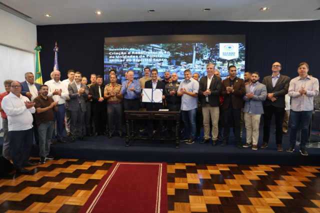 Governo do ES cria novas unidades da Polícia Militar e entrega 21 ambulâncias