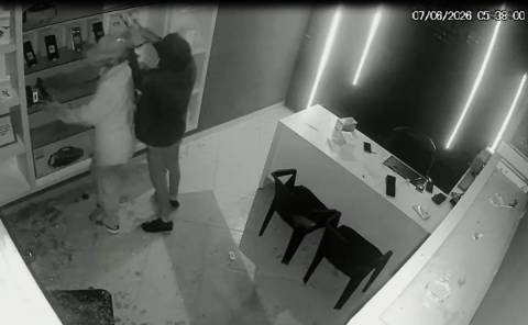 Veículo furtado é usado para arrombar loja de celulares em Santa Clara - Ibatiba