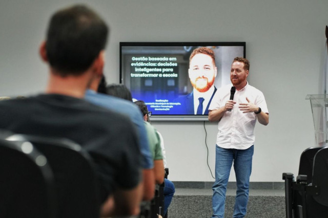 Vitor de Angelo realiza palestra para gestores escolares em Iúna nesta quinta (11)