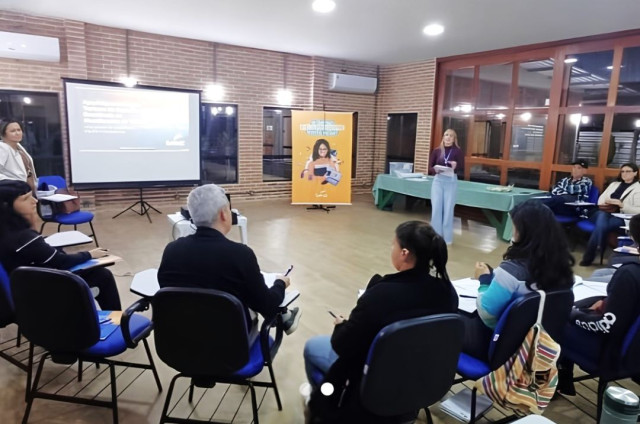 Reunião avalia Feira dos Municípios e abre curso de turismo em Ibitirama