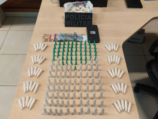 Operação da PM apreende quase 300 pinos de cocaína em Ibatiba