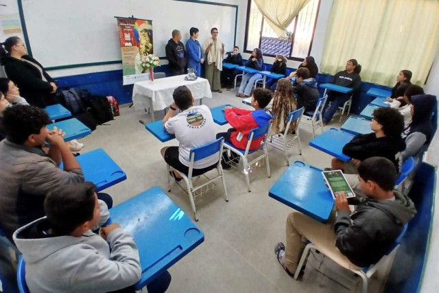 Estudantes de Muniz Freire publicam peças autorais em coletânea literária