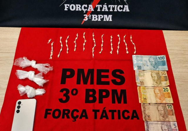 Mulher é detida com quase 60 pedras de crack em Alegre