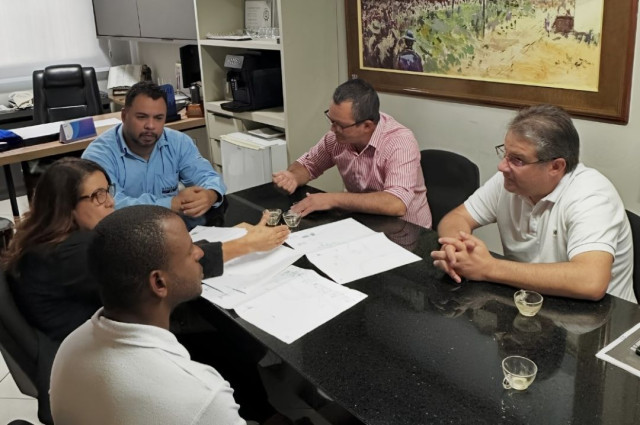 Dores do Rio Preto debate medidas para organizar trânsito na sede e nos distritos
